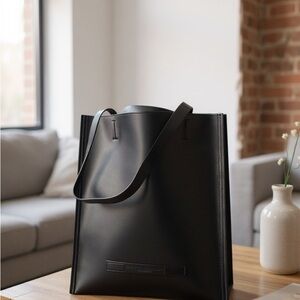 Narciso Rodríguez Elegant Black Tote Bag perfume bag